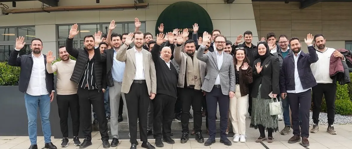 Genç TETSİAD üyeleri bir üye fabrikasında saha ziyaretinde